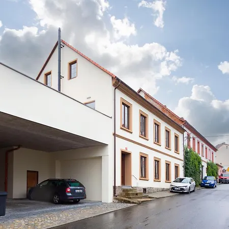 Vacov Apartment *