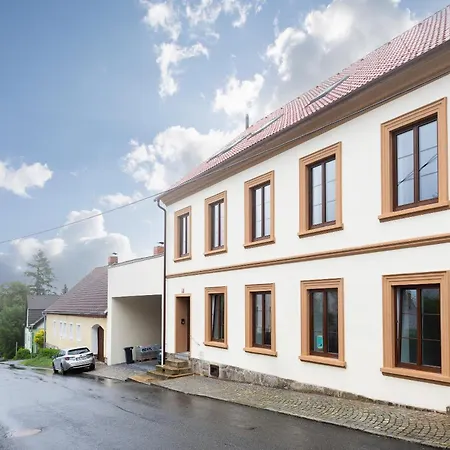 Vacov Apartment *